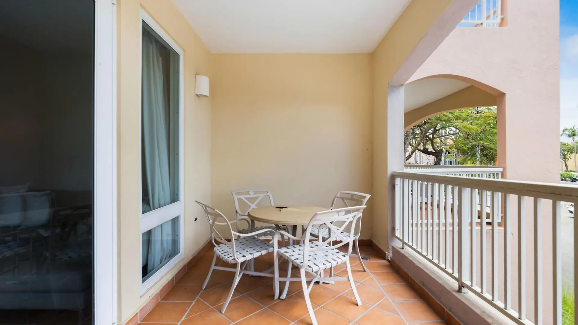 Golf Course Access Balcony Infinity Pool Apartment Fajardo 0*,  Puerto Rico